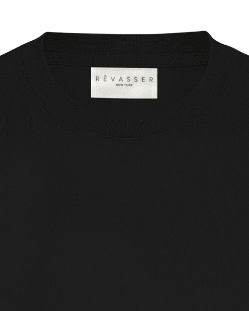 Alterations, the collar and its label, close